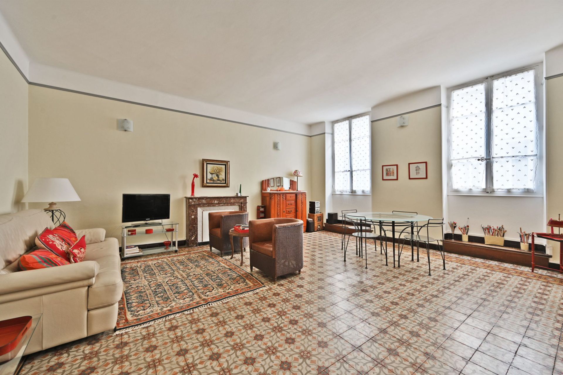 APPARTEMENT BOURGEOIS INTRA-MUROS