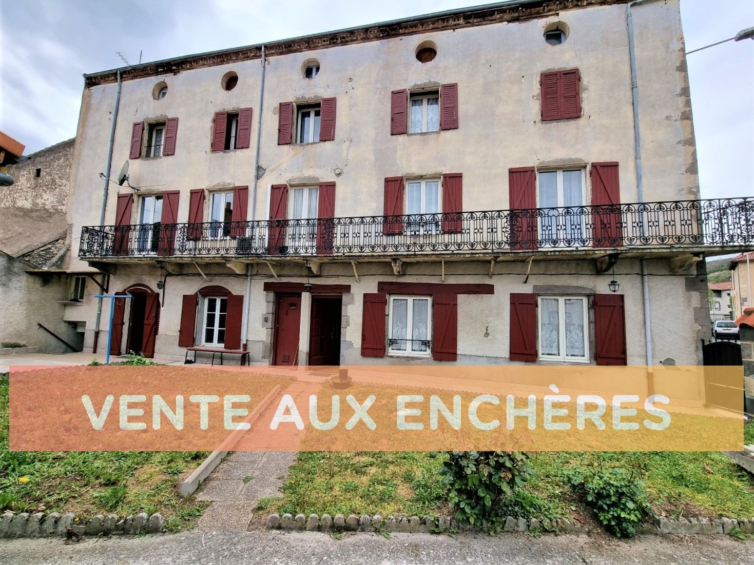 Maison de bourg de 204m², avec terrain et garage