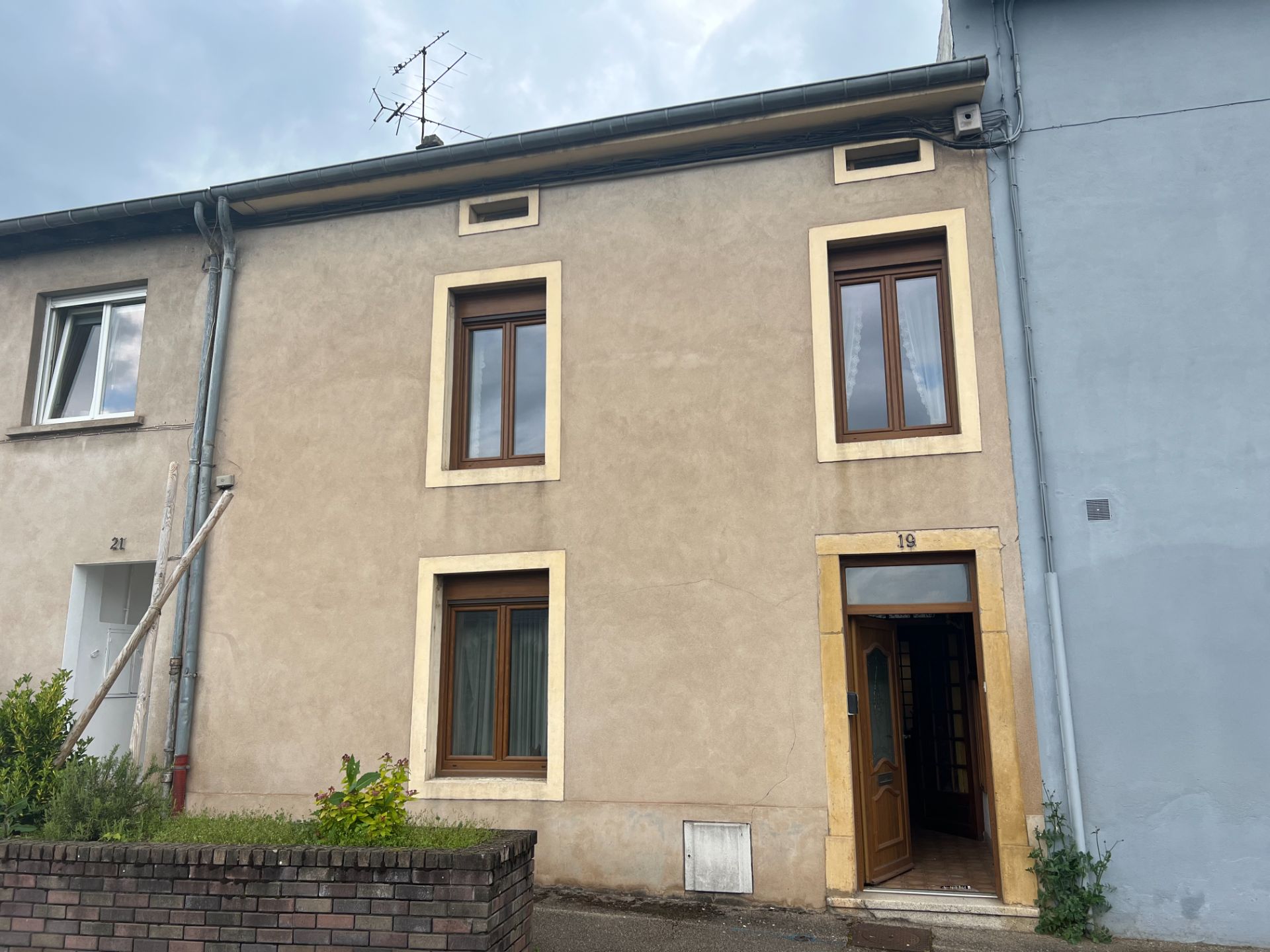 Rombas - grande maison de village à rénover