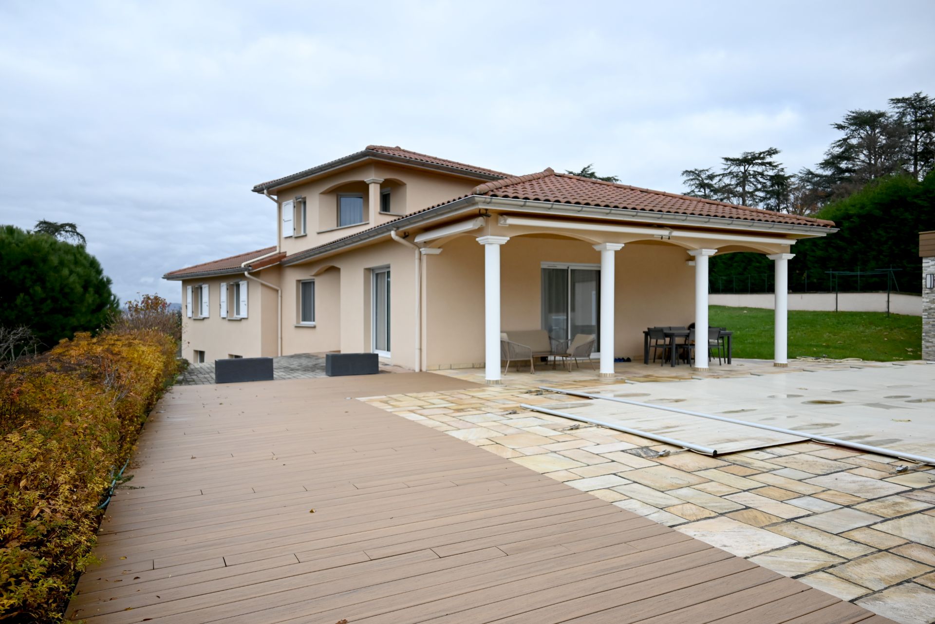 À VENDRE, Magnifique Villa Haut de Gamme à Saint-Bonnet-les-Oules