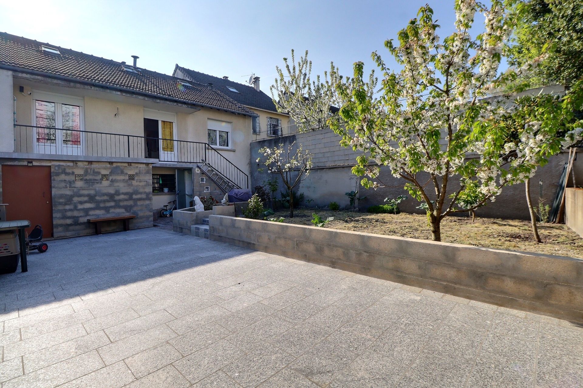 MAISON 125M² JARDIN SOUS SOL GARAGE AUX ENCHERES