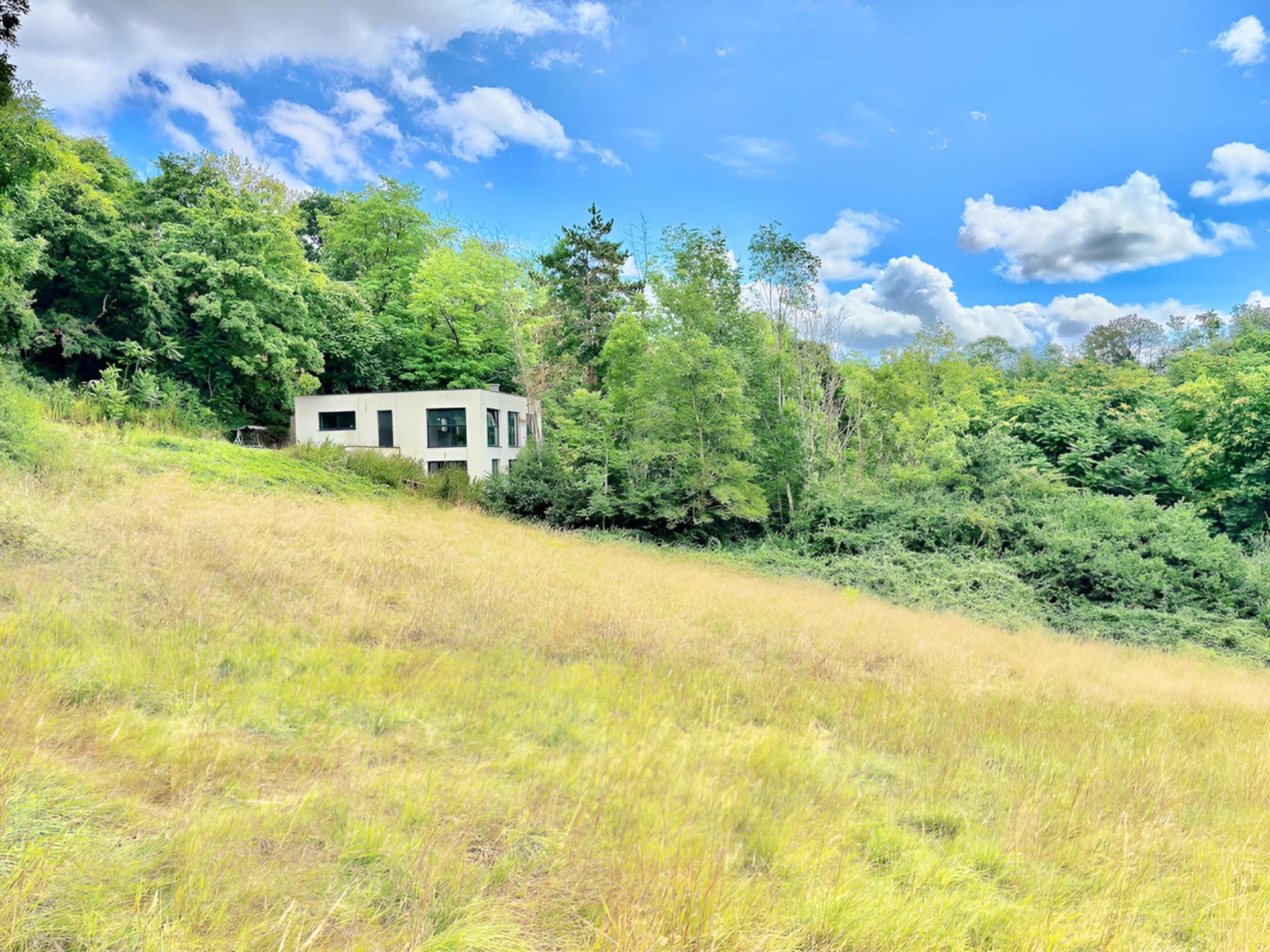 PROPRIÉTÉ 5 PIÈCES DE 208 M² EN PLEINE NATURE!