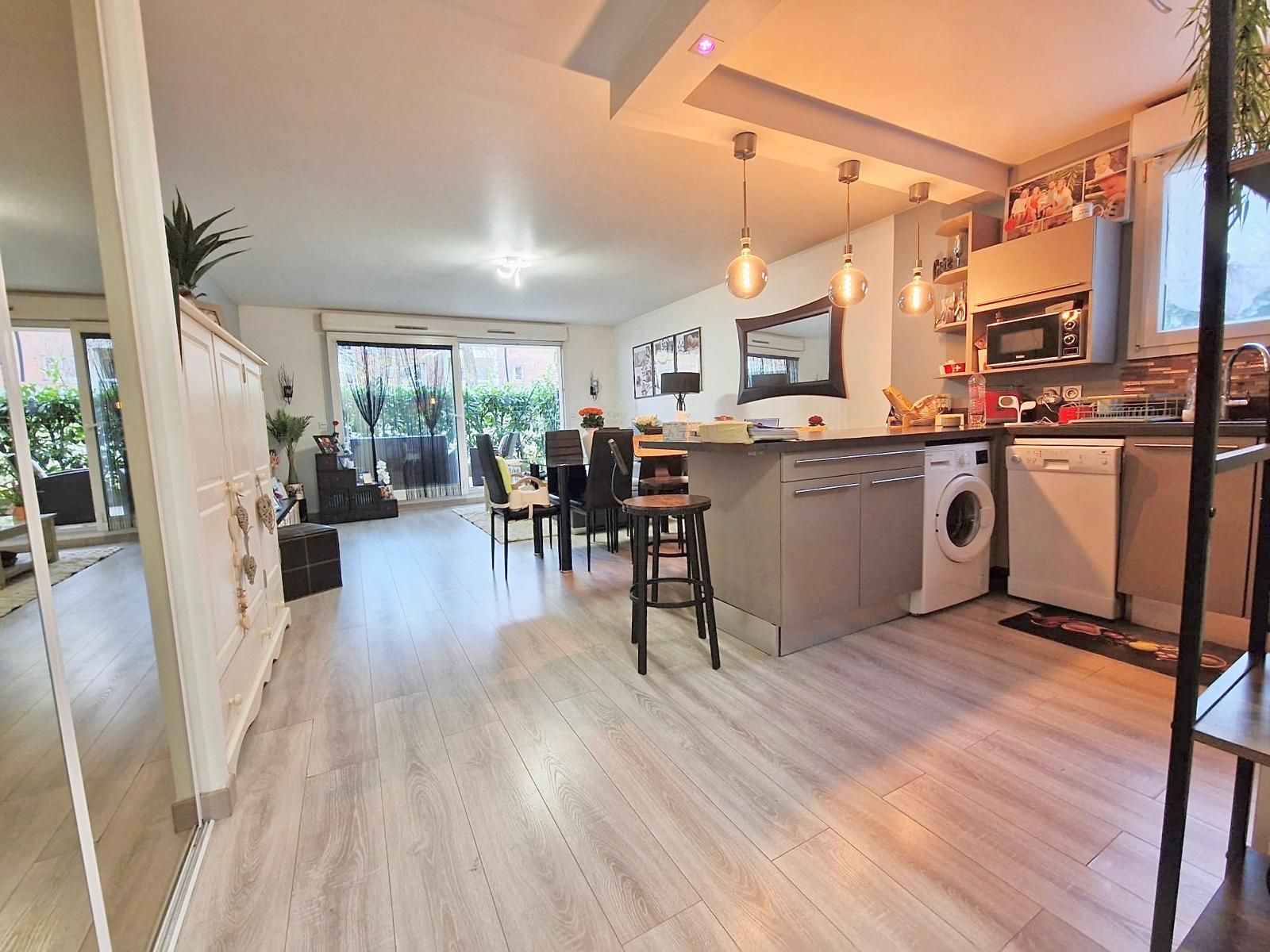 GRAND 2P 53m² CENTRE OZOIR