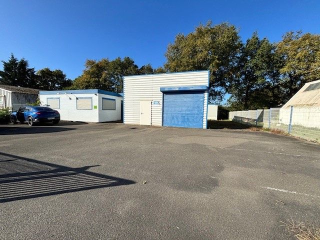 LOCAL D'ACTIVITE A VENDRE