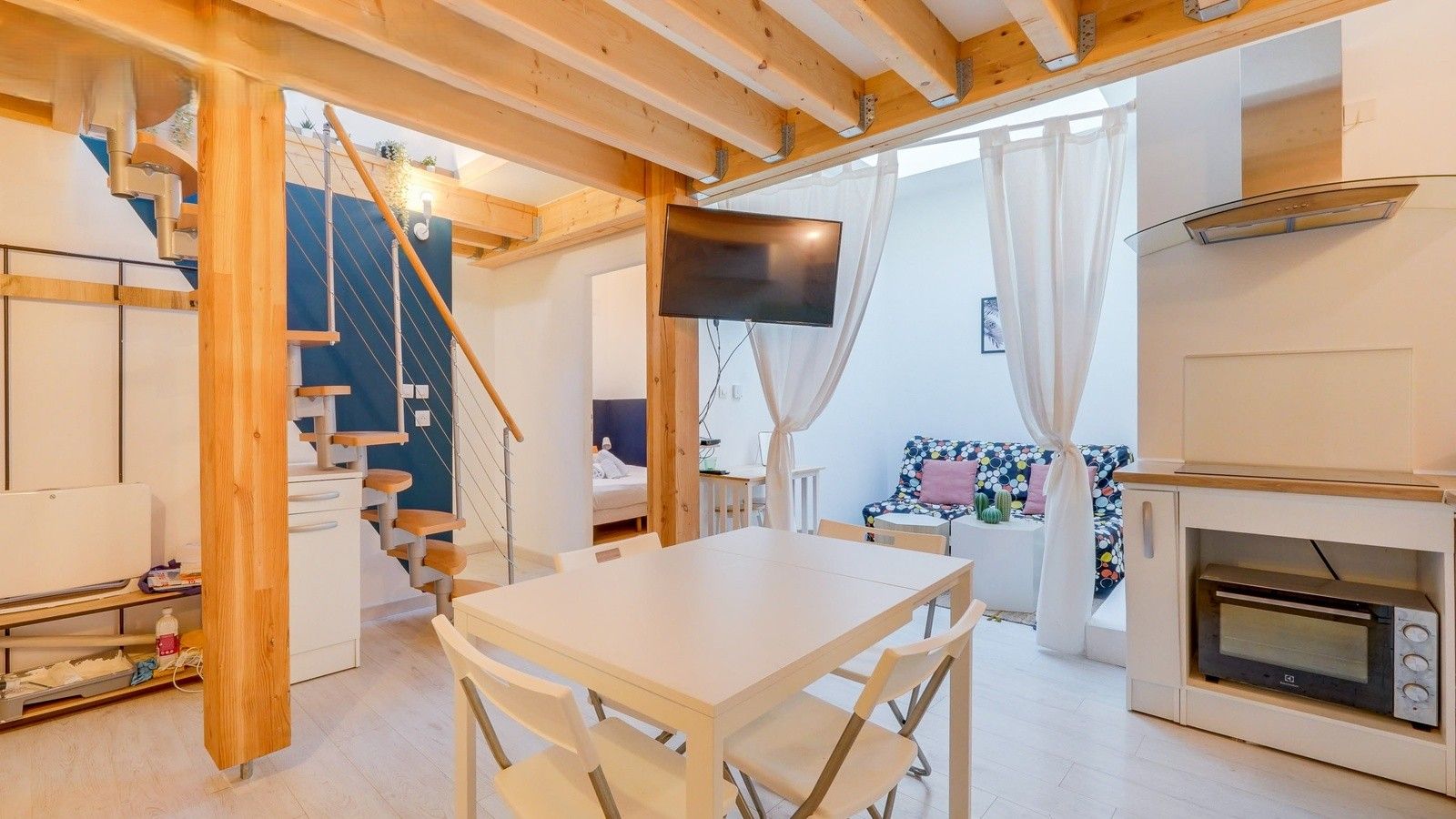 Opportunité à saisir – Grand duplex 3 chambres proche Gare Saint-Jean et rue St Catherine