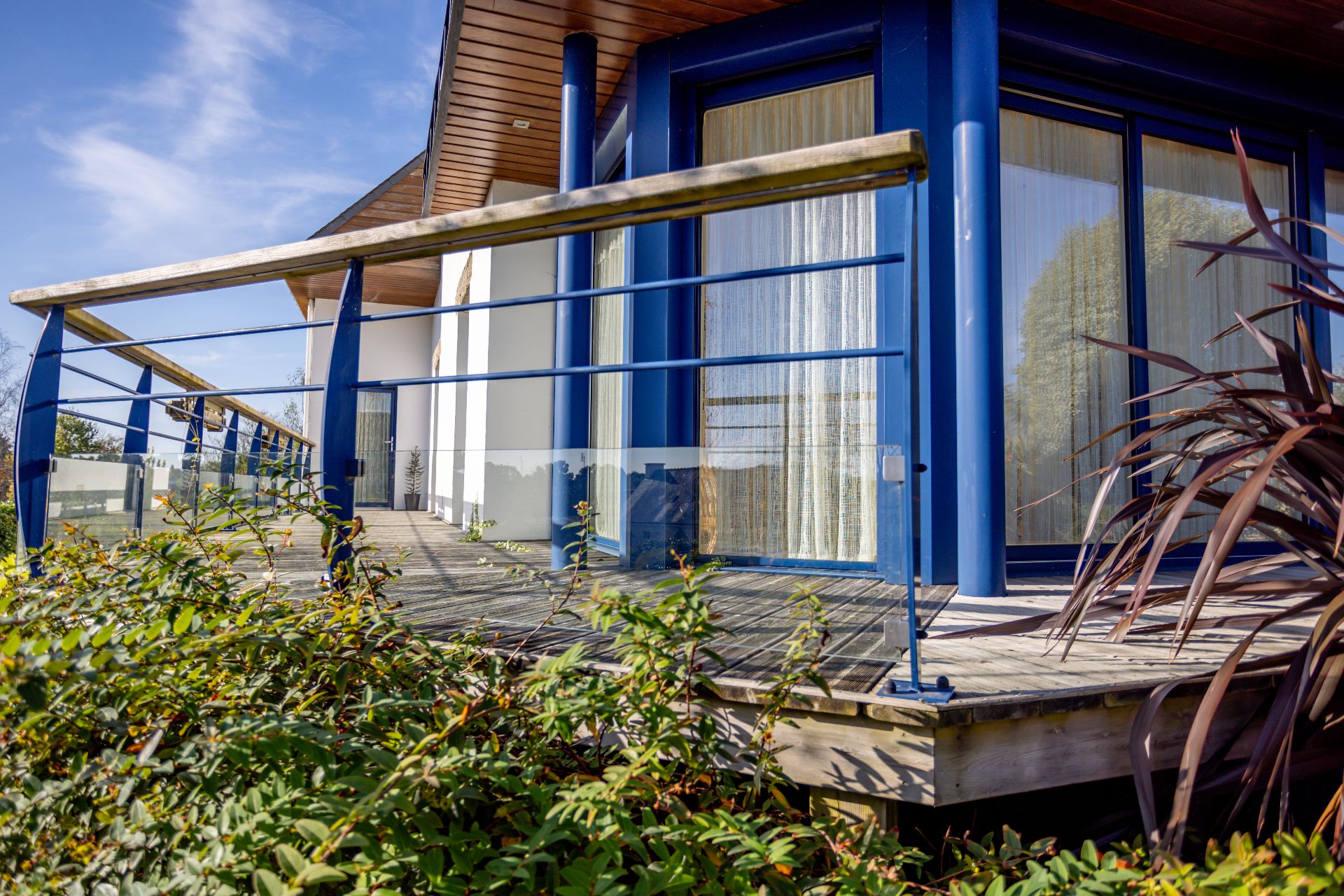 Maison de standing rénovée – Volumes, prestations haut de gamme et studio indépendant