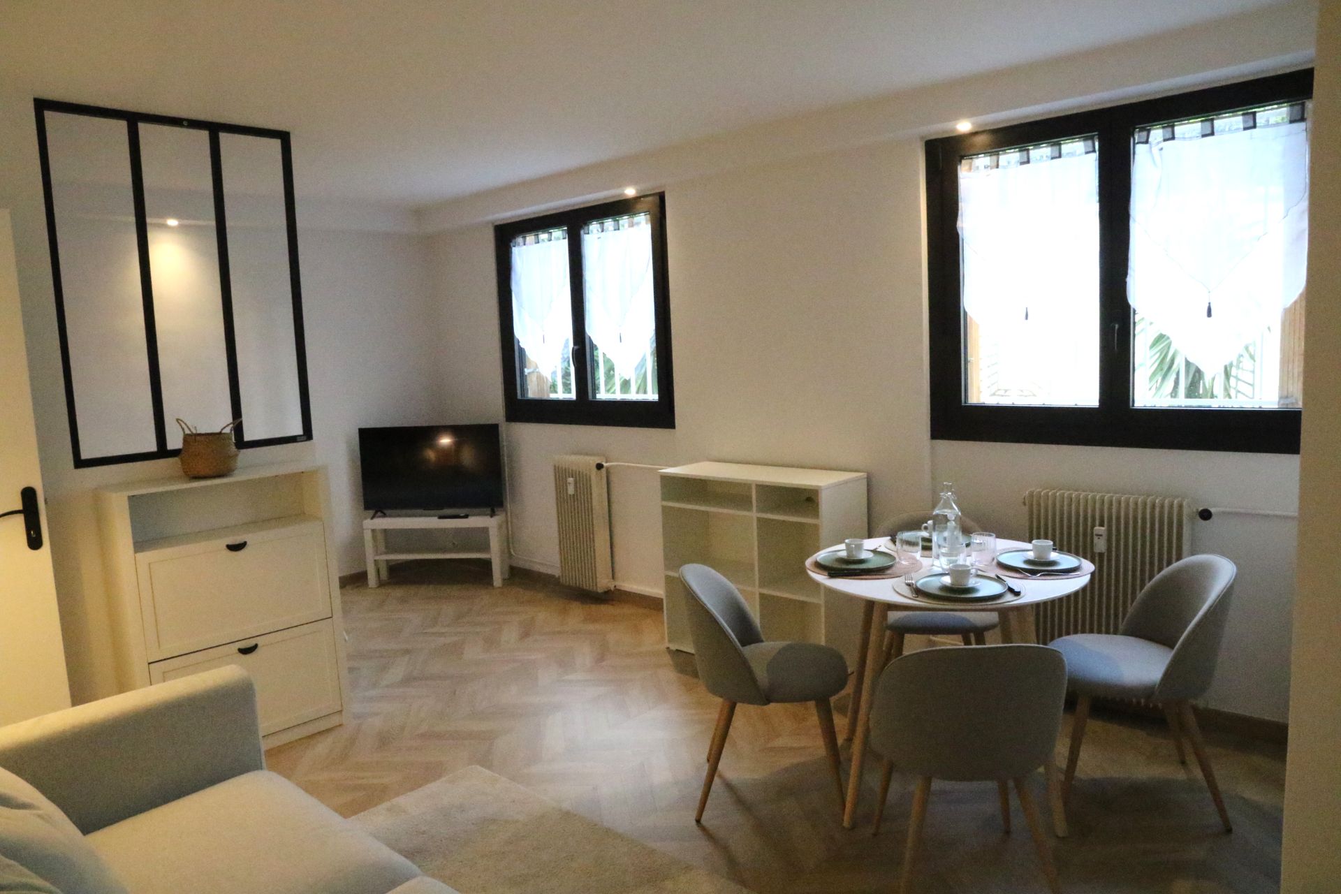 APPARTEMENT STYLE LOFT AVEC PARKING ET GARAGE