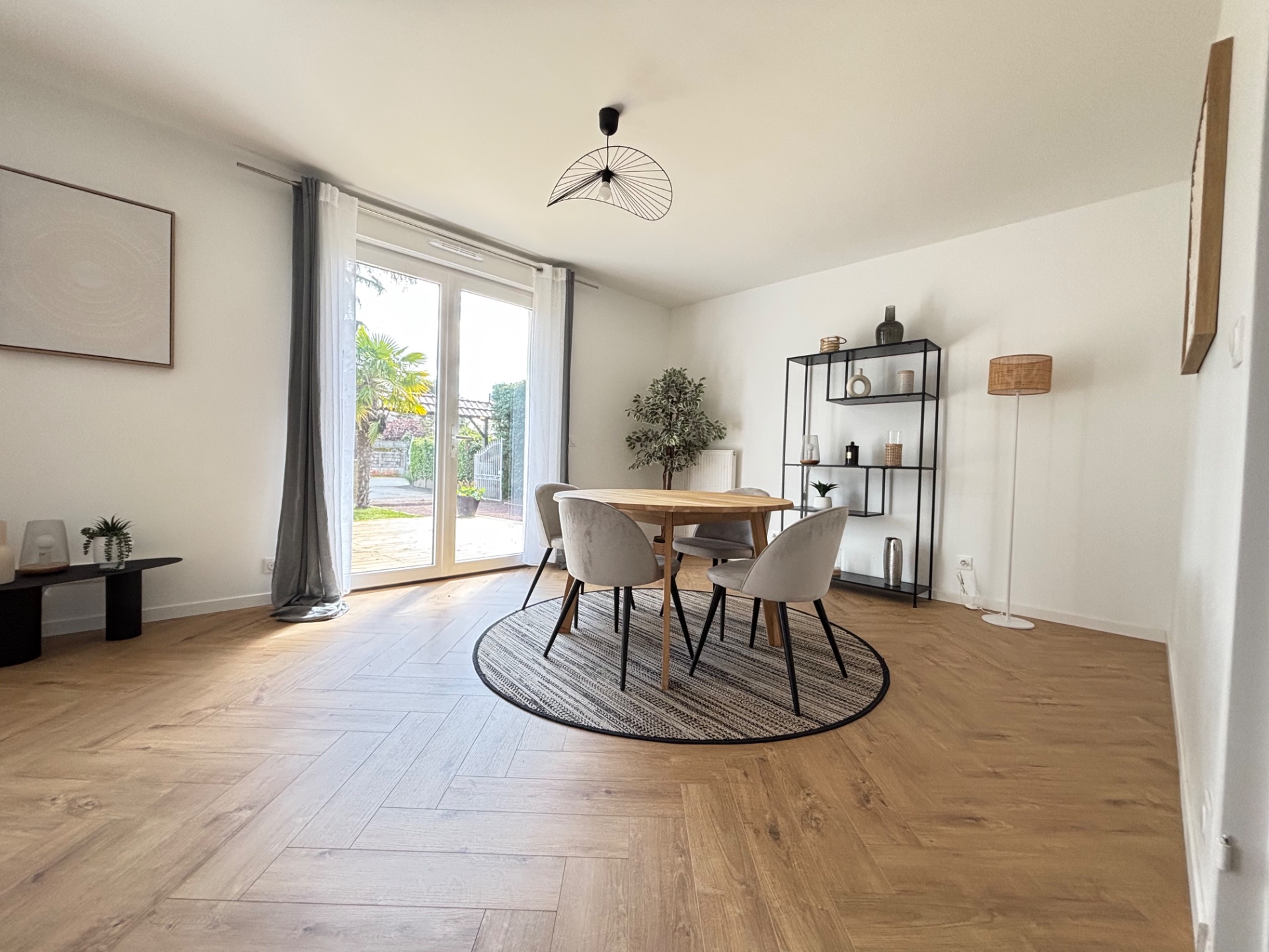 Maison familiale avec vie de plain-pied et grand jardin sans vis-à-vis – Cholet