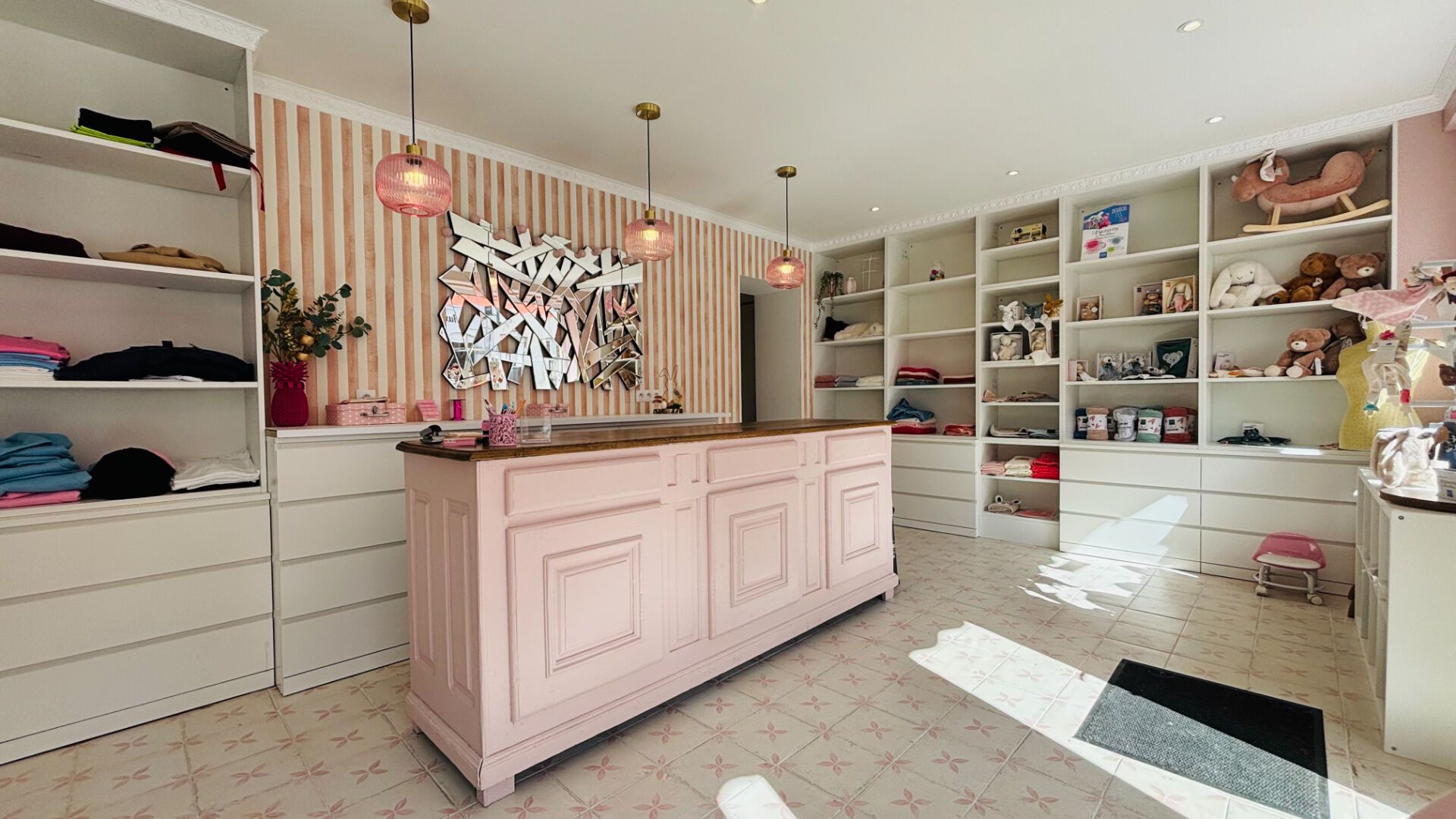 Ensemble Immobilier à vendre (Local commercial + Appartement T2 + Logements à créer)