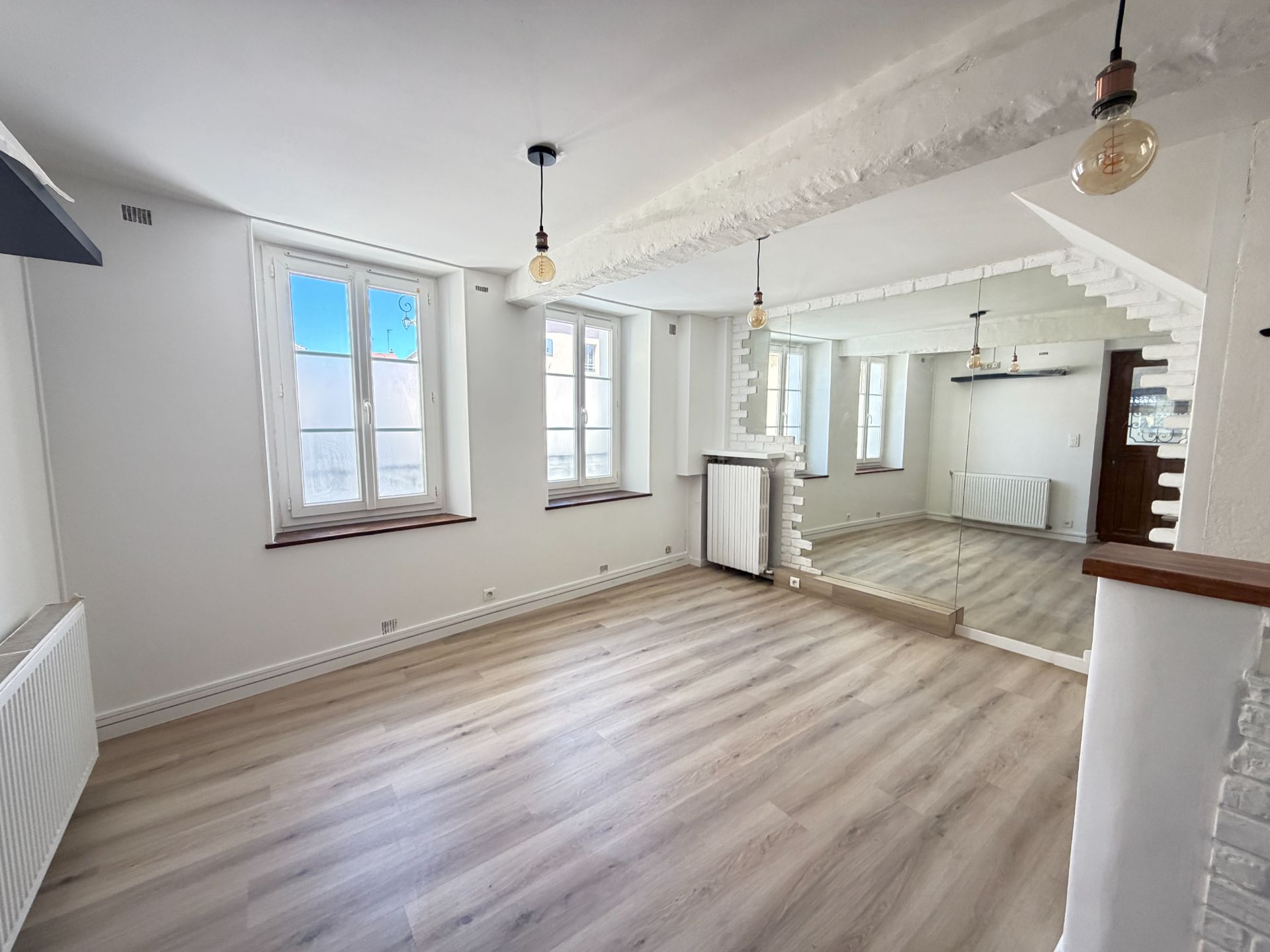 Maison 3 pièces, avec cave - proche commerces, écoles et transports
