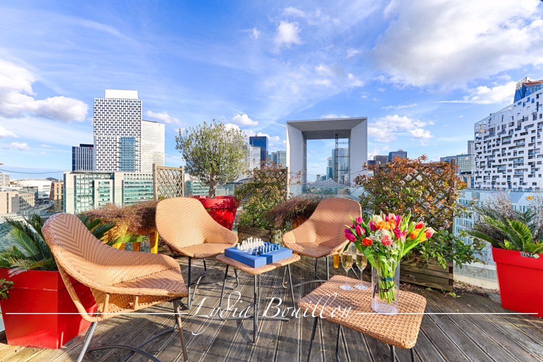 Penthouse Arche de La Défense avec terrasse de 75 m2 et balcon de 49 m2