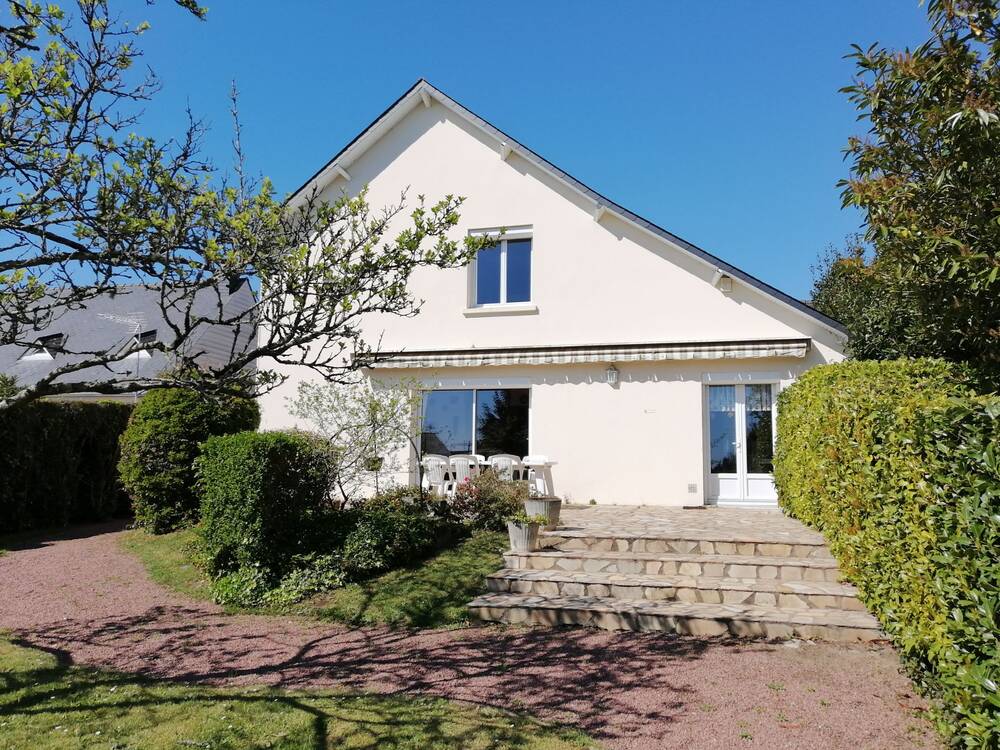 Maison 168 m² 6 chambres sur jardin paysager de 1000 m²