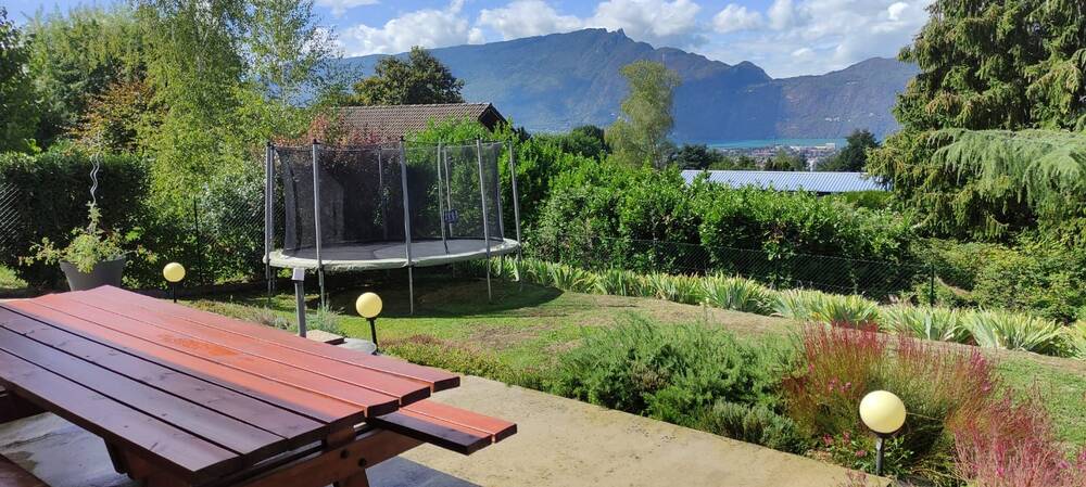 MAISON DE PLAIN-PIED AU CALME - AVEC TERRASSE ET JARDIN