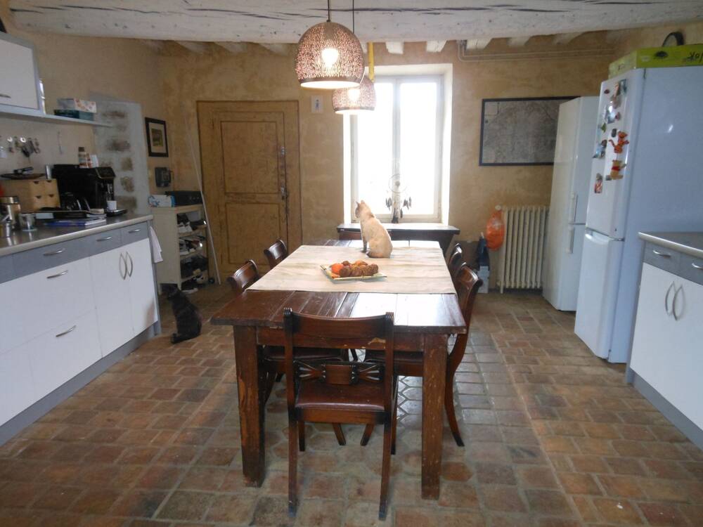 Vente Intéractive 190 m², 4 ch, dépendance et terrain