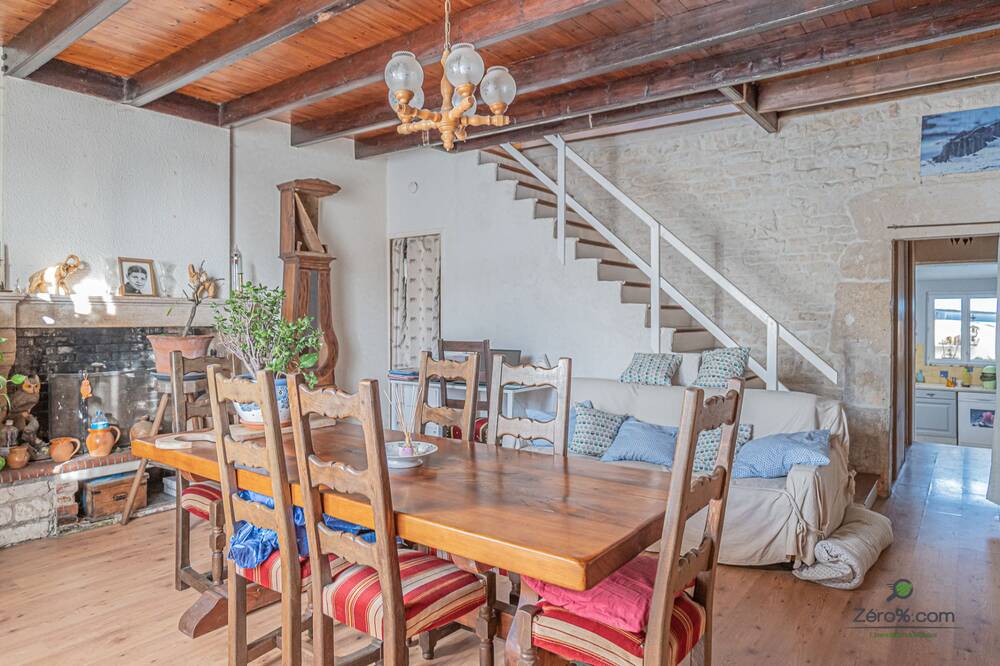 Maison en pierres de 210 m²