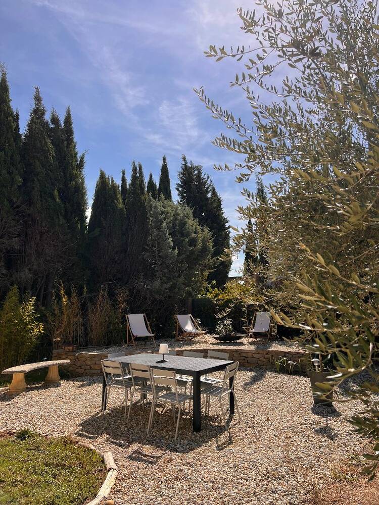 Venez découvrir en exclusivité cette maison de 6 pièces, garage et jardin à prix progressif