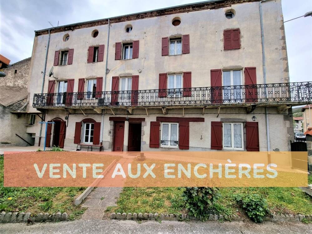 Maison de bourg de 204m², avec terrain et garage