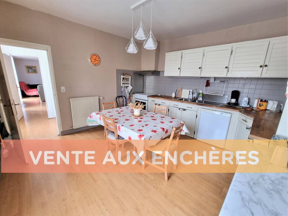 Maison de bourg de 204m², avec terrain et garage