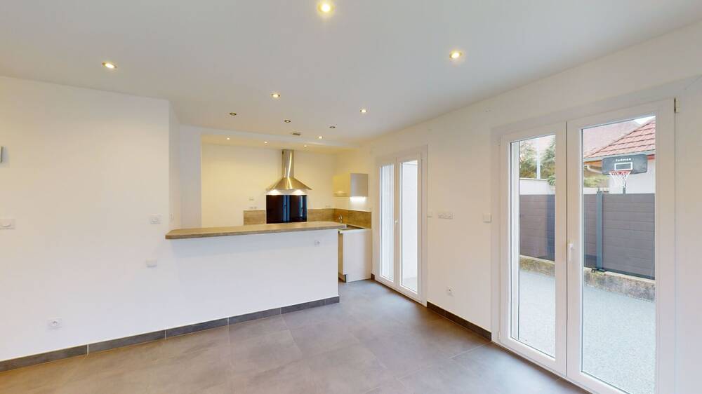 Bel appartement de 3 pièces en rez de jardin + 2 stationnements