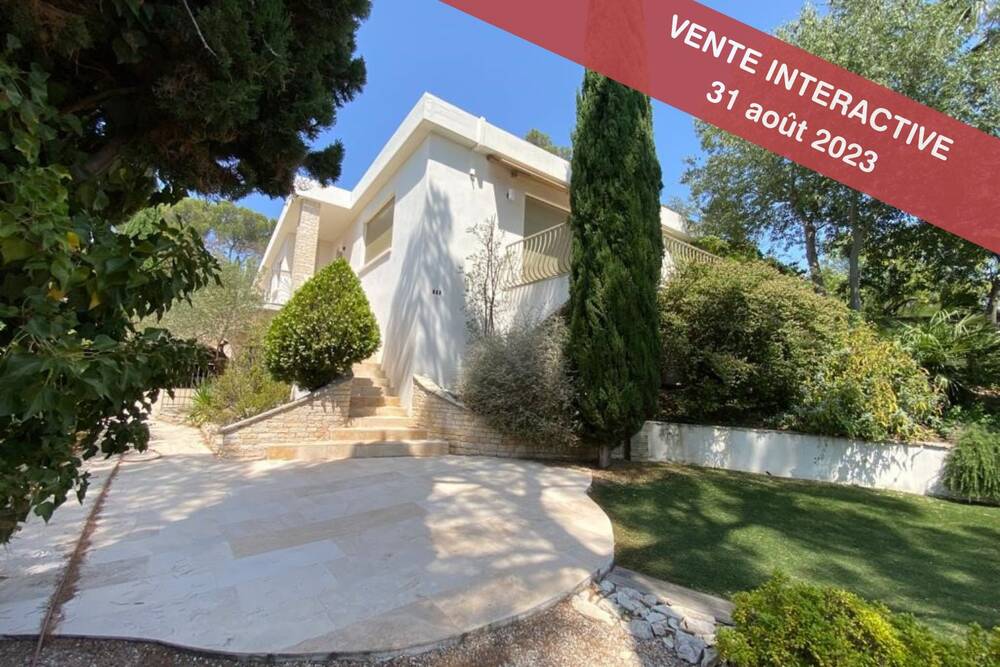 Belle villa avec vue sur les collines de Nîmes
