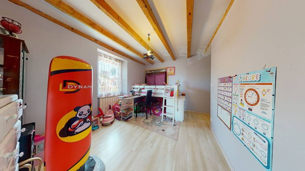 VENTE : maison T7 (191 m²) à CHALLONGES