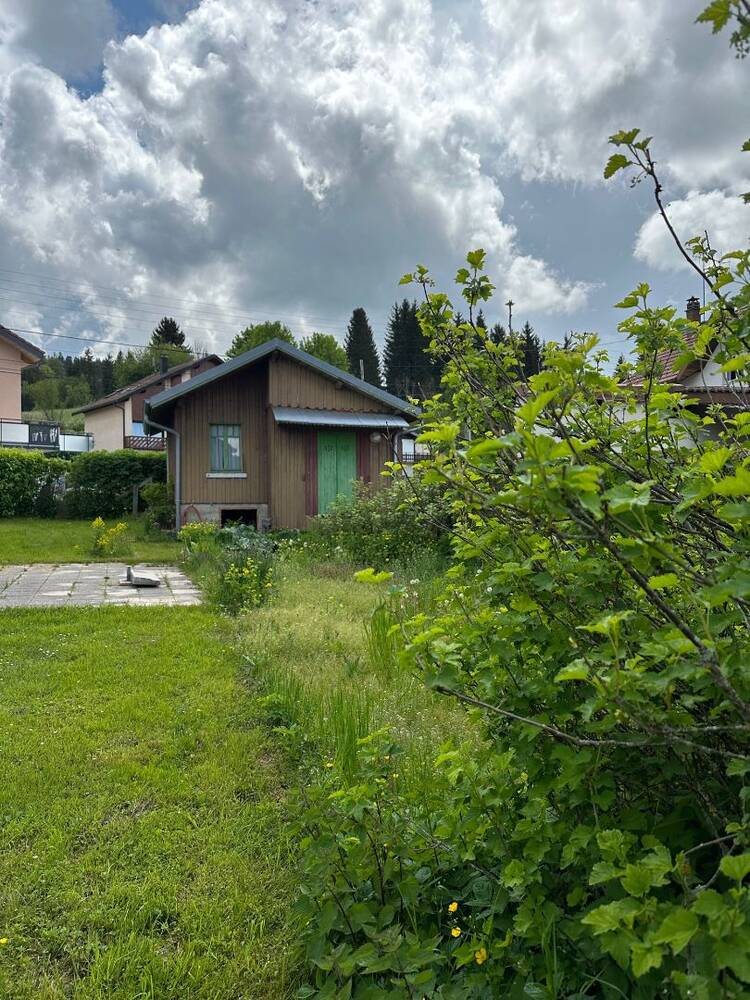 Rare maisonnette en bord de lac