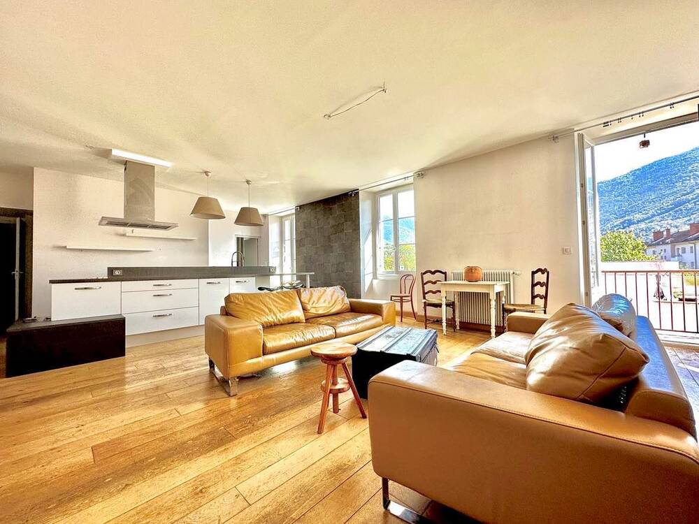 Appartement T9 (245 m²) à ALBERTVILLE