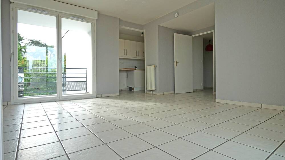 APPARTEMENT 1 CHAMBRE - DEUX BALCONS - GARAGE