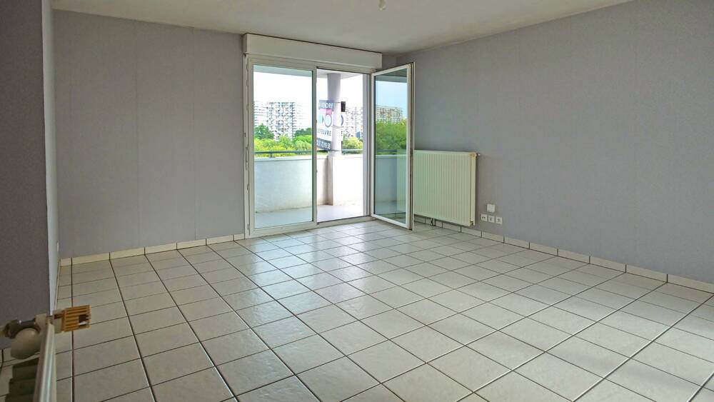APPARTEMENT 1 CHAMBRE - DEUX BALCONS - GARAGE