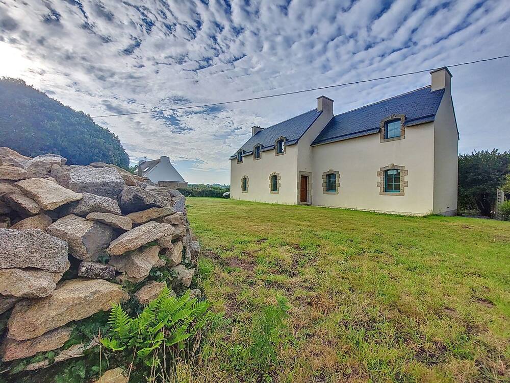 ENTRE TERRE ET MER : maison de 195 m² en vente - LILIA PLOUGUERNEAU