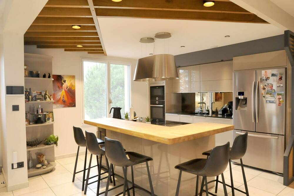 À VENDRE, Magnifique Villa Haut de Gamme à Saint-Bonnet-les-Oules