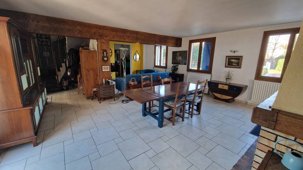 MAISON A POTENTIEL SITUEE SUR L'AXE GUECELARD FILLE