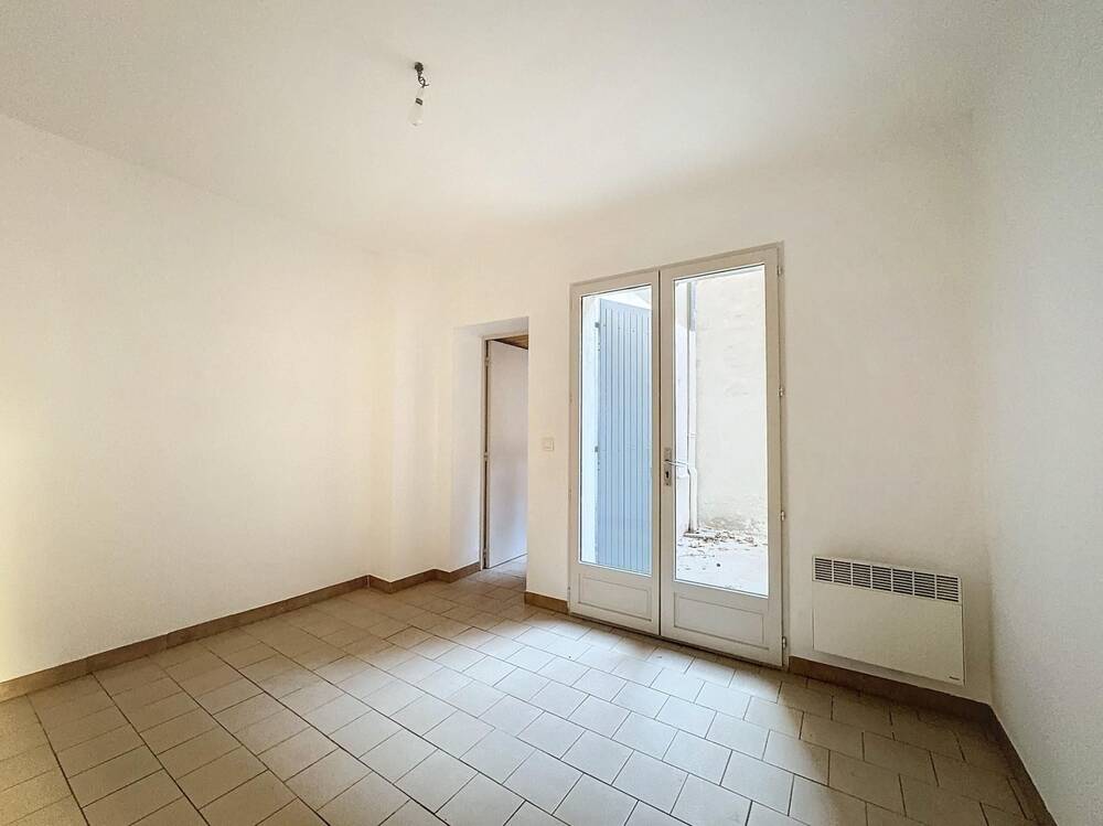 Avignon Intra-muros. Appartement 3 pièces - 60m² - 2 cours intérieures