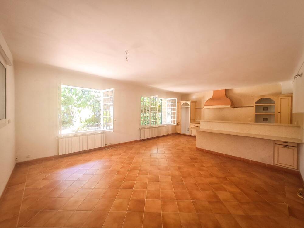 Grande maison familiale ou investissement locatif – 290 m² – 2 appartements – jardin – garages – à 800m du centre de Pernes-les-Fontaines