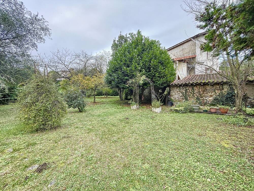 Maison T4 avec double garage et jardin