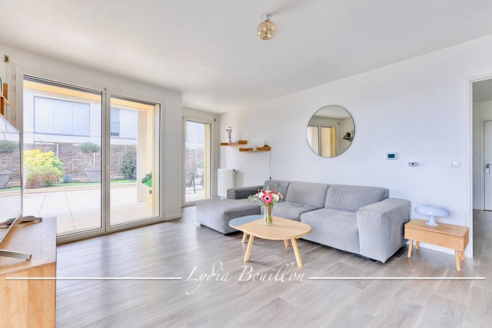 Appartement 3 pièces 71 m2 avec une terrasse et jardin de 107 m2