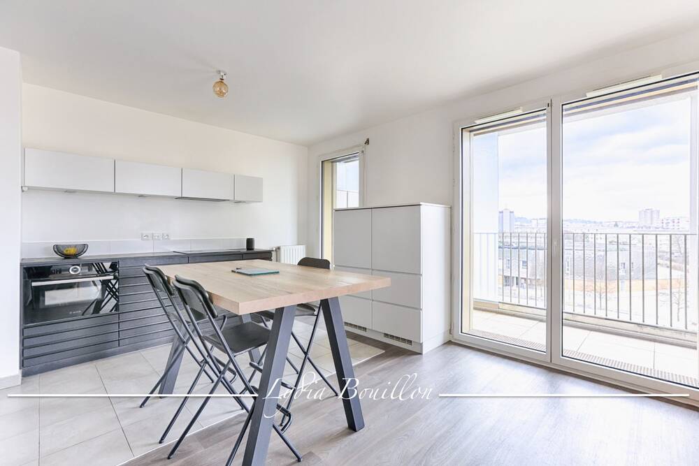 Appartement 3 pièces 71 m2 avec une terrasse et jardin de 107 m2