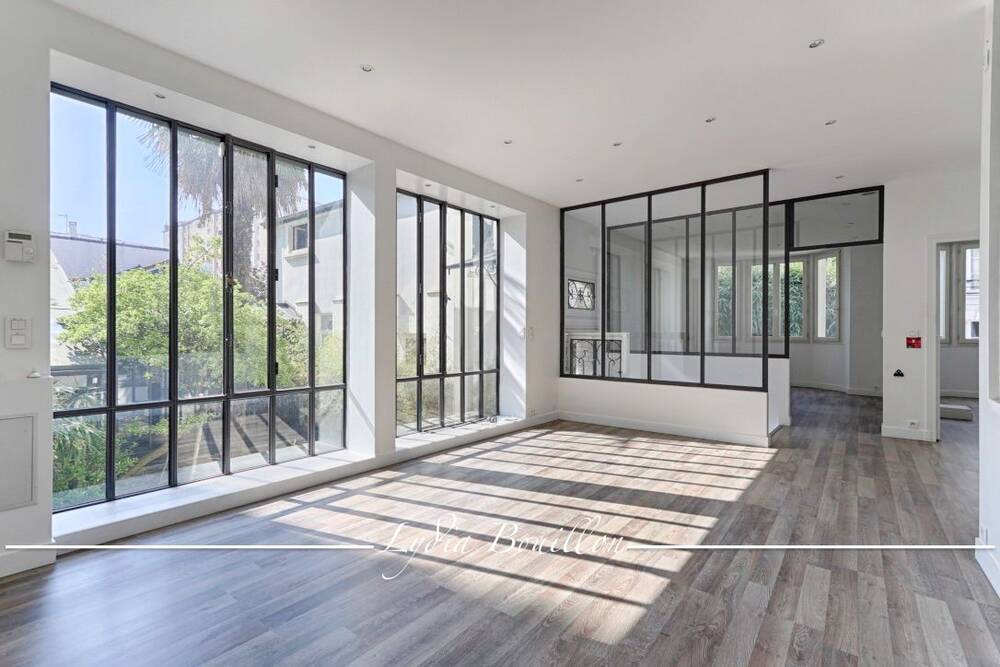 Maison à Montrouge 6 pièces 3-4 chambres avec un extérieur de 123 m2