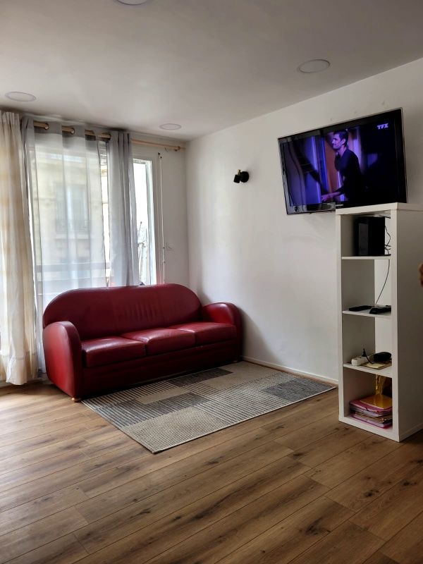 STUDIO AVEC PARKING SECURISE PLUS JARDIN