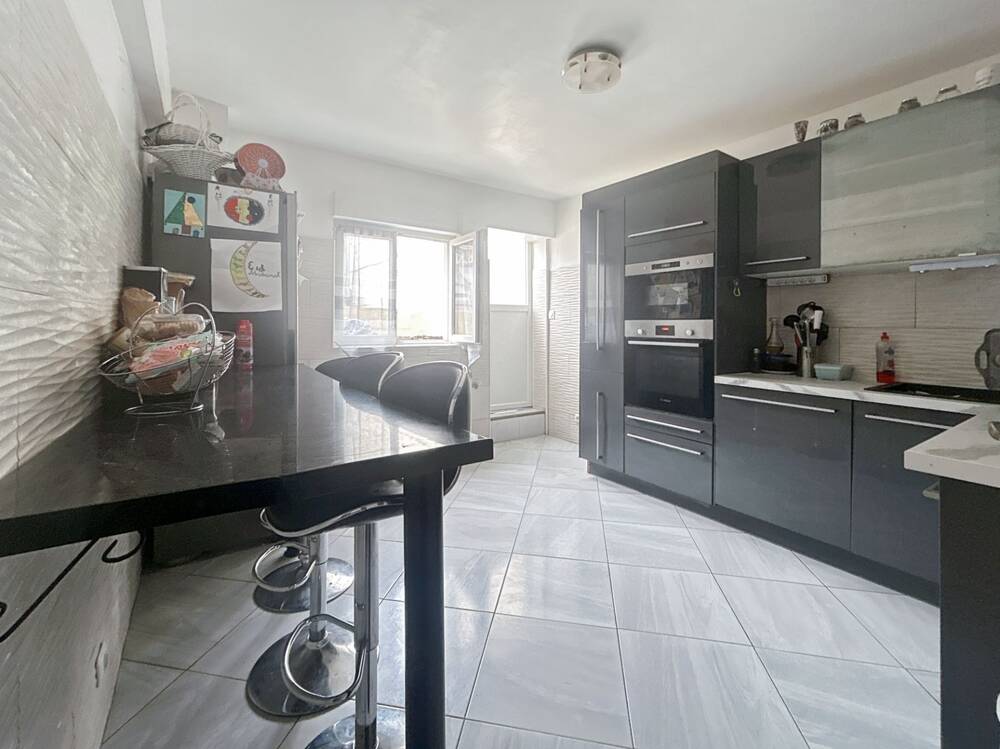Maison Vitry Sur Seine - Vitry sud - 8 pièces 164,67m2