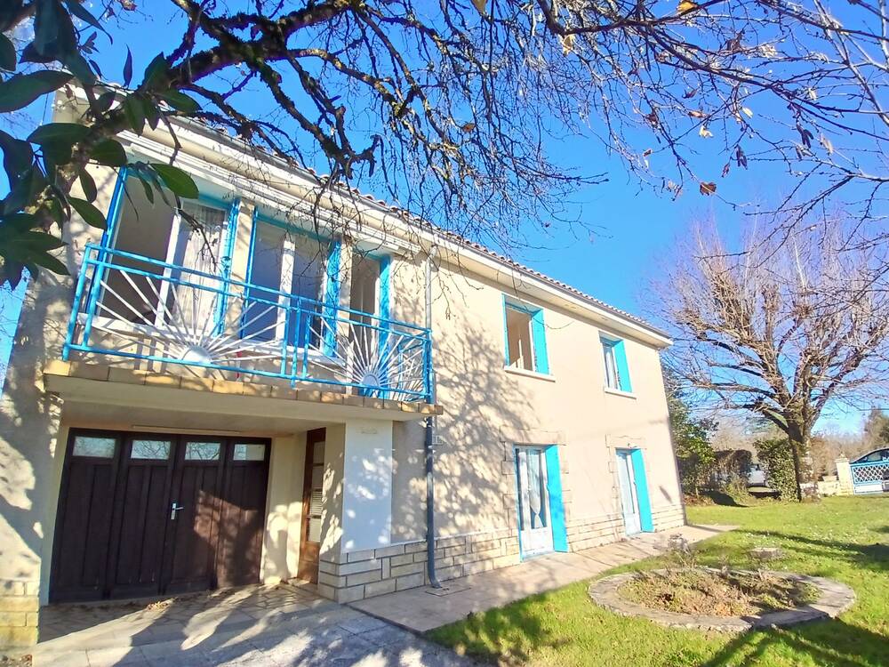 Maison familiale proche LA ROCHEFOUCAULD