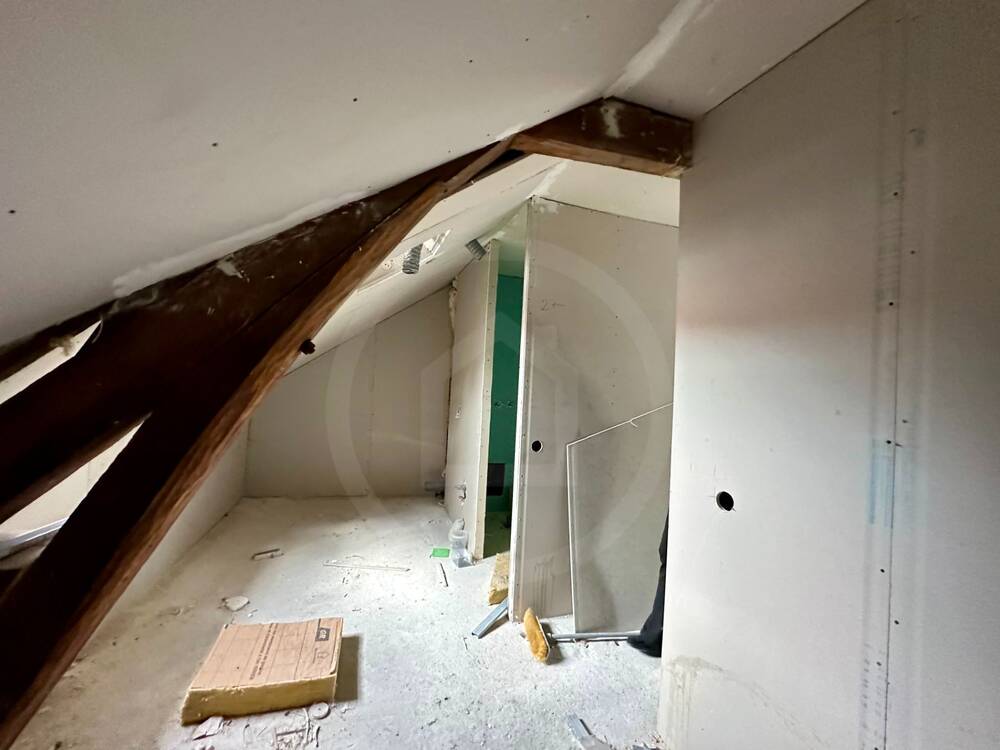 maison a rénover avec beau potentiel