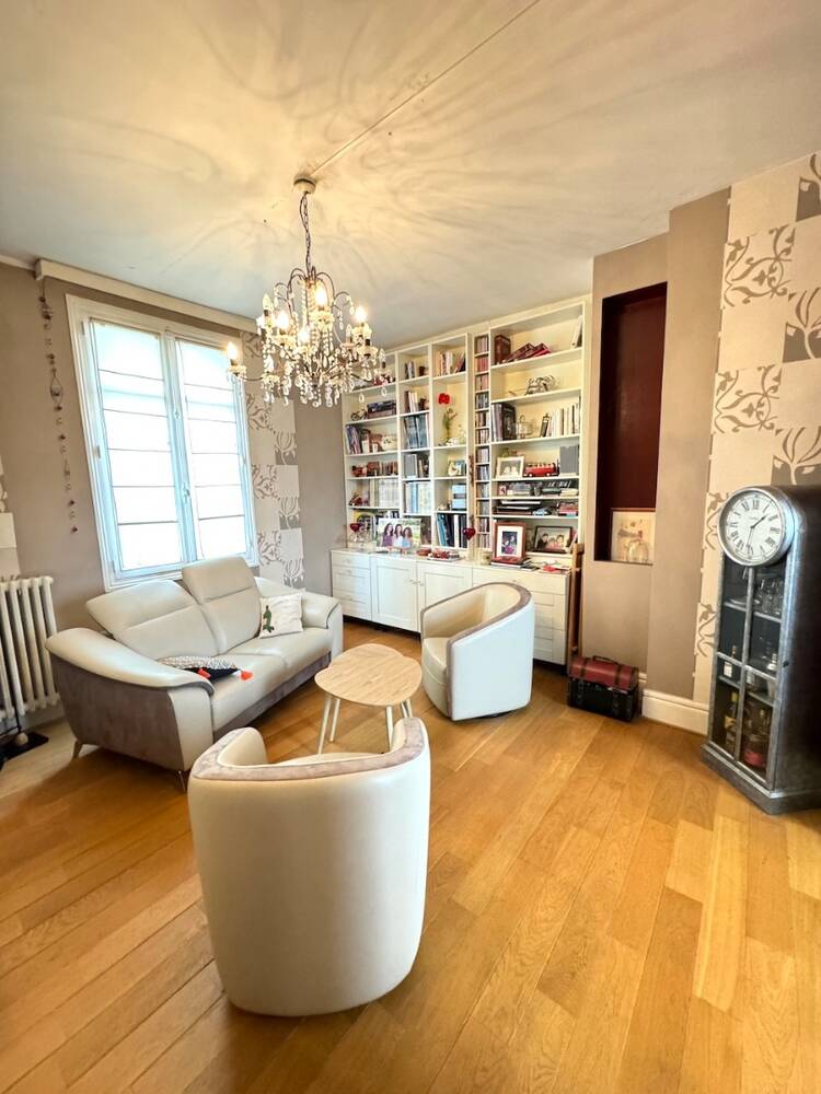 Maison Ancienne T9 coeur de Vouvray