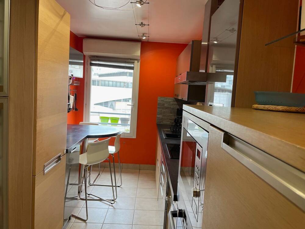 Suresnes - Marché Caron - 5 pièces de 108 m² avec cave et parking