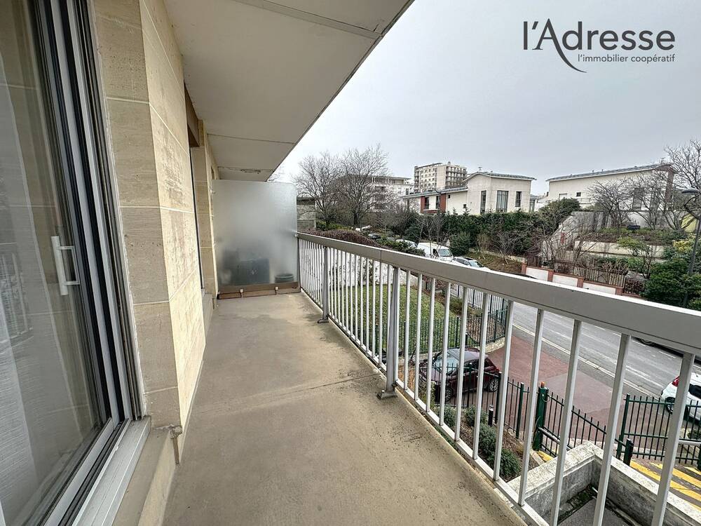 Rueil Malmaison Mont Valerien - 3/4P de 78m² avec balcons, cave et parking