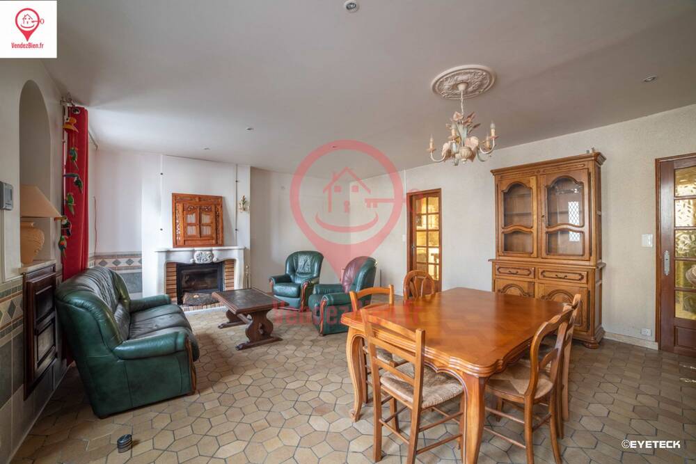 dpt cher (18), à vendre BOURGES Maison P5 de 120m² avec garage, sur un terrain de 395m²