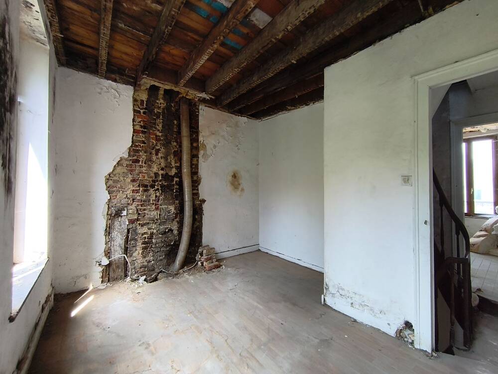 MAISON A RENOVER ENTIEREMENT