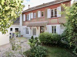 Très belle maison ancienne en meulière de 1907.
