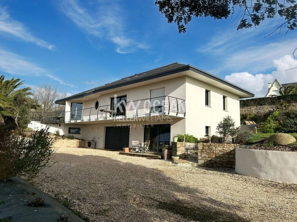 Maison de 216 m2 avec vue panoramique à Plouhinec