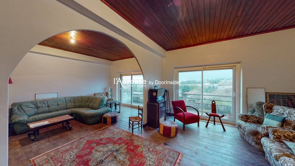 Appartement et local commercial SALSIGNE 6 pièces
